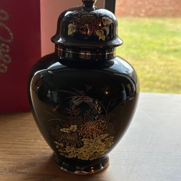Imperial Dynasty Elegant Black and Gold Decorative Ginger jar - Picture 1 of 5